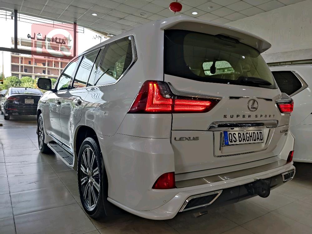 Lexus LX